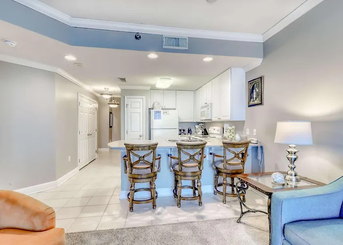 Gulf-front W Private Balcony & Shared Pools Hot Tubs & Gym Holiday home
