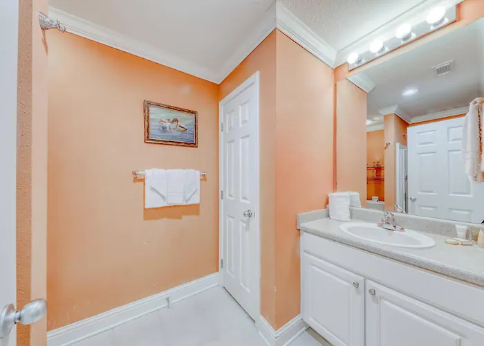 Gulf-front W Private Balcony & Shared Pools Hot Tubs & Gym Holiday home *