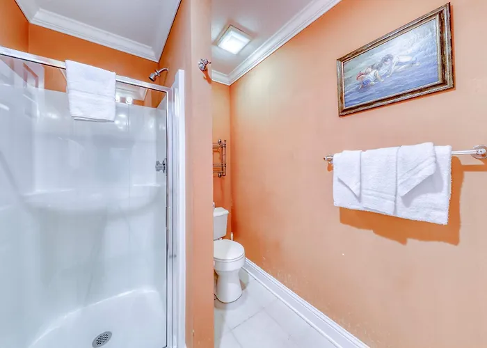 Gulf-front W Private Balcony & Shared Pools Hot Tubs & Gym Holiday home *